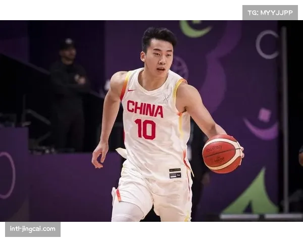 中国男篮首节落后8分，外线4中0手感冰凉